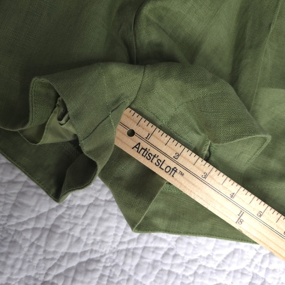 ASTR The Label Kerrigan Green Linen Pleated Asymmetrical High Rise Shorts - Picture 14 of 15